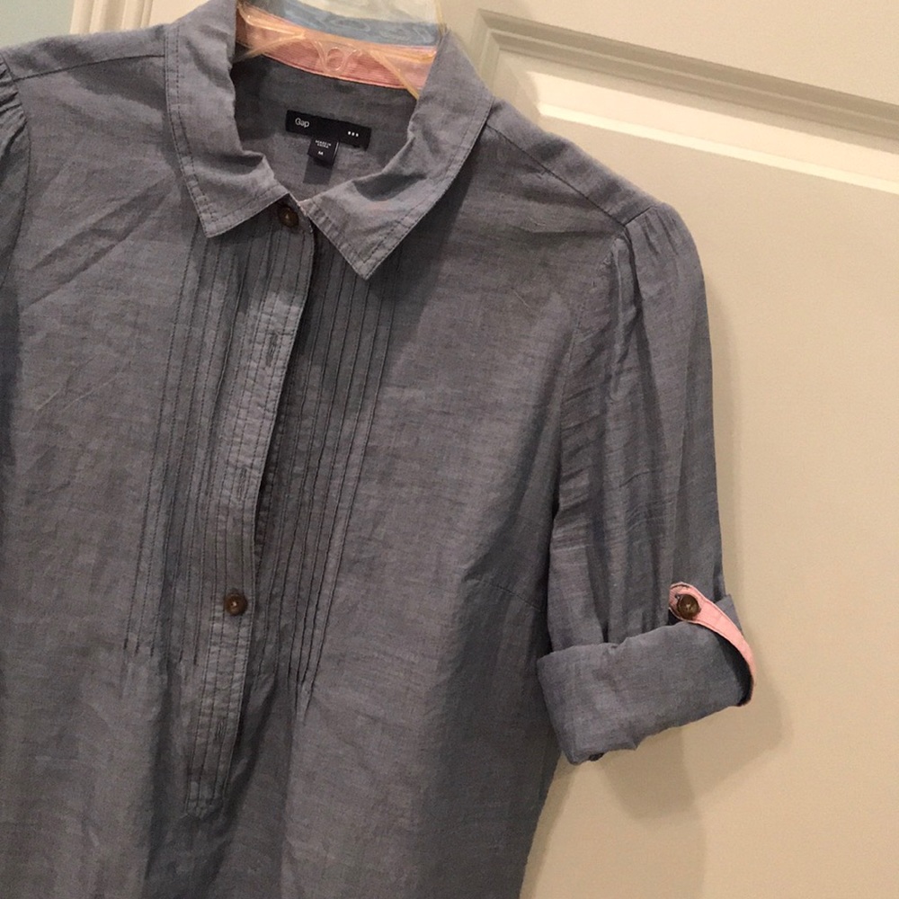 Gap chambray top, size M